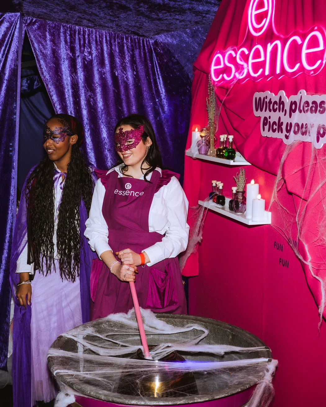 Essence Hexen-Kessel Beauty Bar
